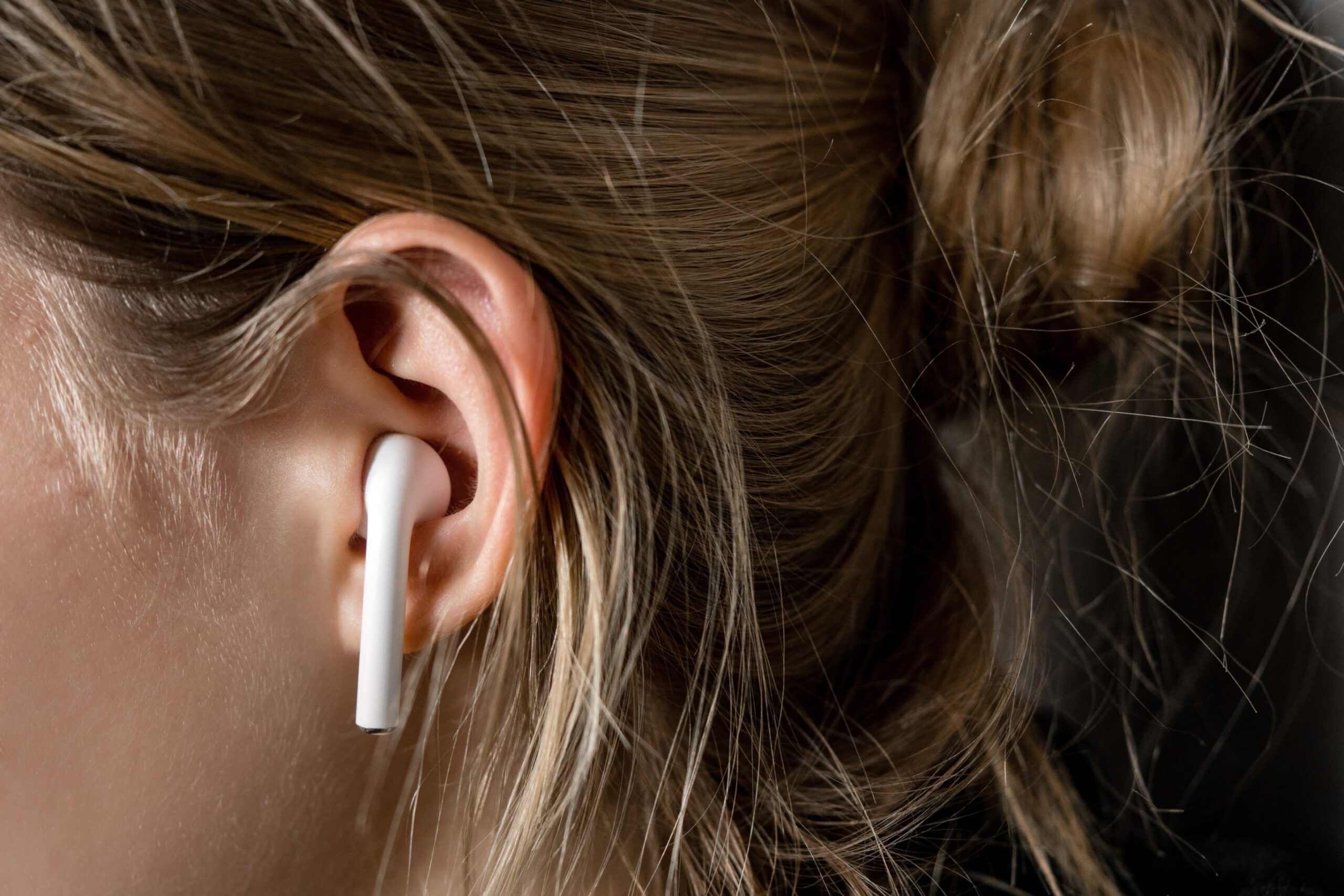 Are Wireless Earphones Dangerous To The Brain?